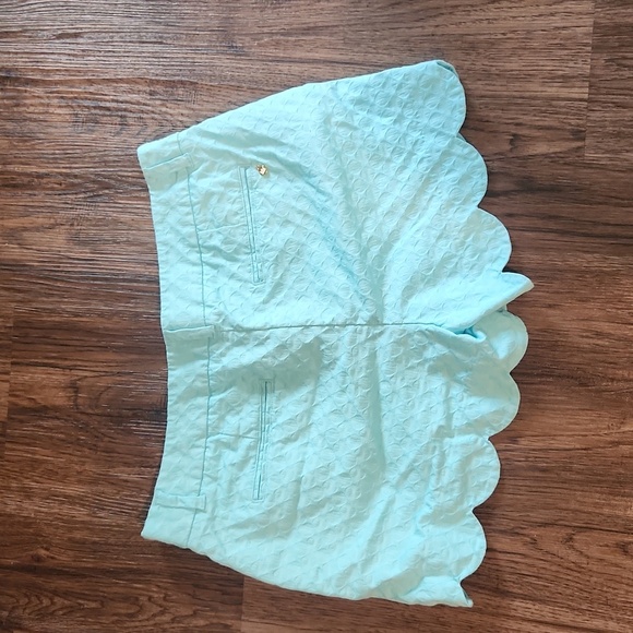 Crown and Ivy Shelby Shorts - Picture 3 of 4